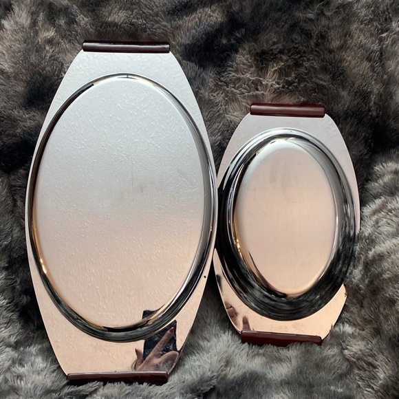 2 Vintage Chrome Serving
Trays made in Quebec - Picture 7 of 16
